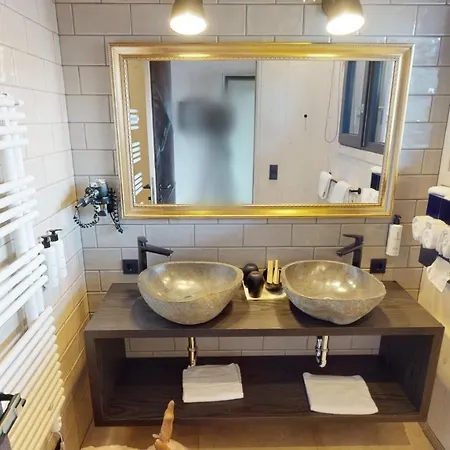 Ikuna Naturresort Πάρκο διακοπών 4*