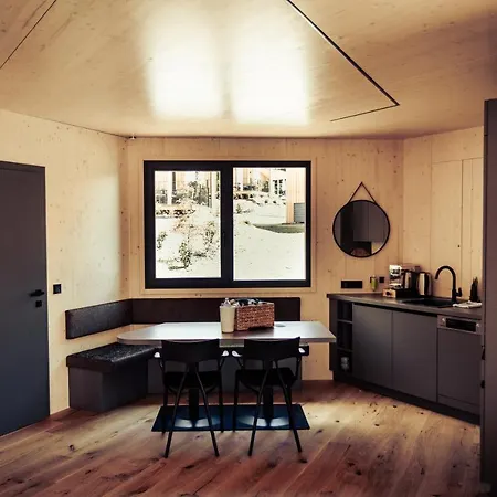 Ikuna Naturresort 假日公园 Natternbach