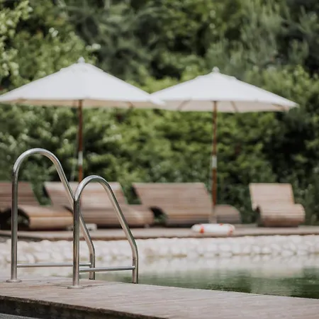 Prázdninový areál Ikuna Naturresort 4*
